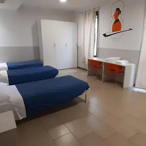  Hostal L'archetto